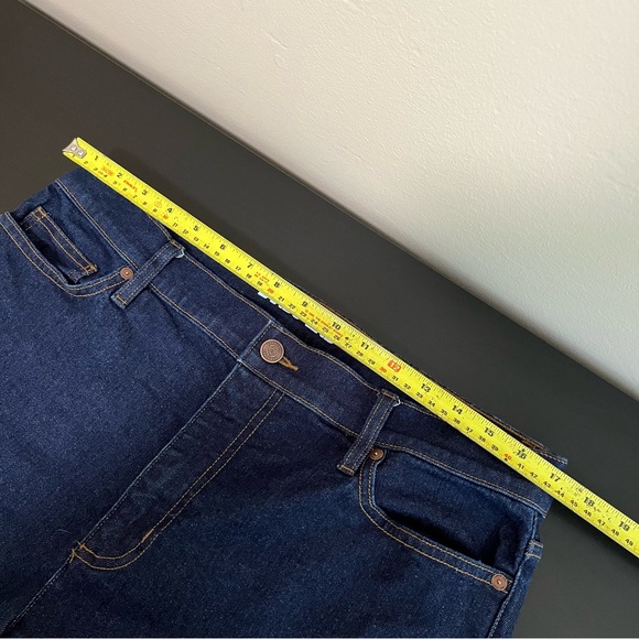 Lands’ End Dark Wash Denim Straight Leg Jeans - Picture 9 of 12